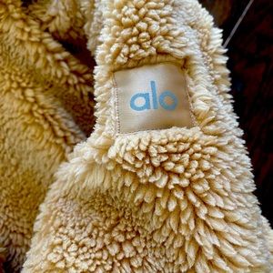 ALO Yoga Foxy Sherpa jacket
